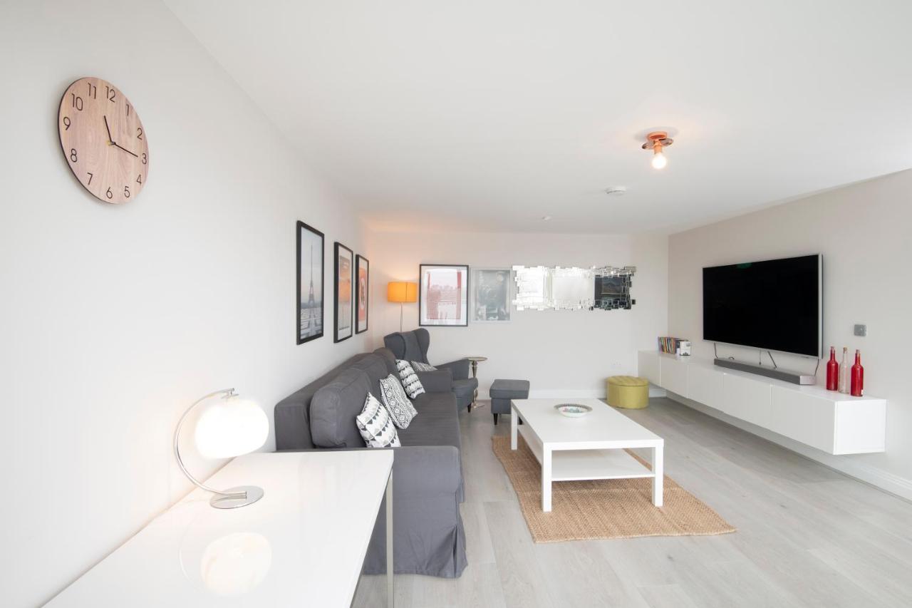 Spacious Apartment With Parking Space, Close To Heathrow, Elizabeth Line And Windsor 메이든헤드 외부 사진